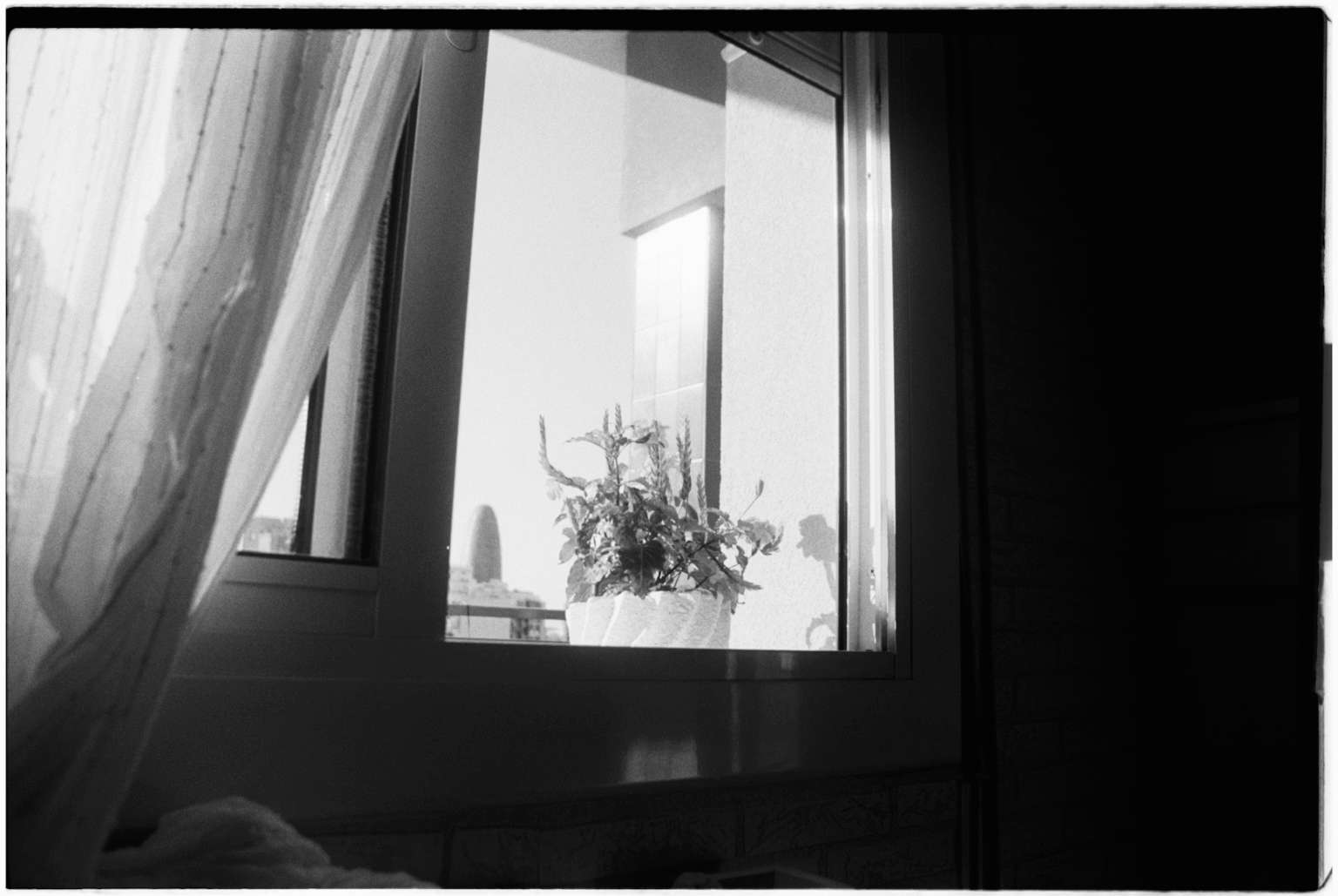 Red Flags in Relationships: Subtle Signs of an Unhealthy Dynamic Before It Feels Unsafe