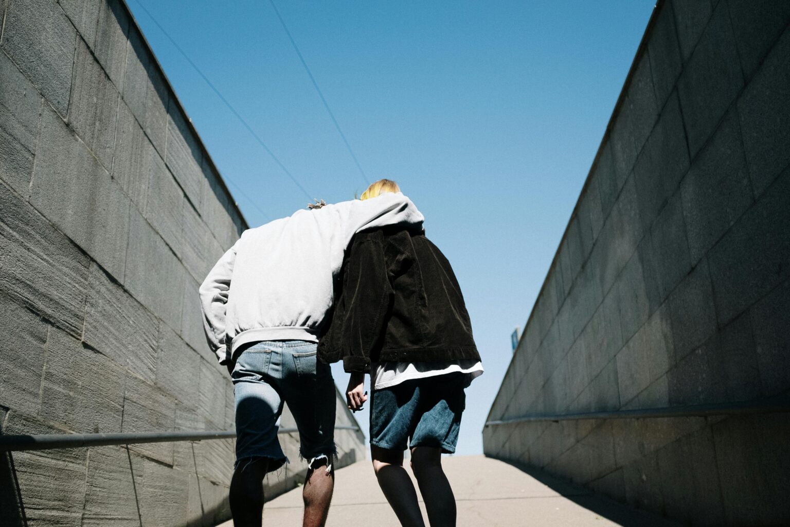 Benefits of Balancing Independence in Long-Term Relationships