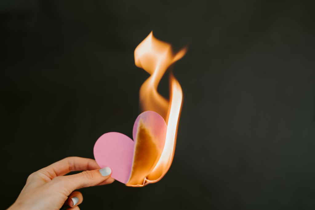 How to Recognize and Overcome Relationship Burnout: Signs and Effective Coping Strategies