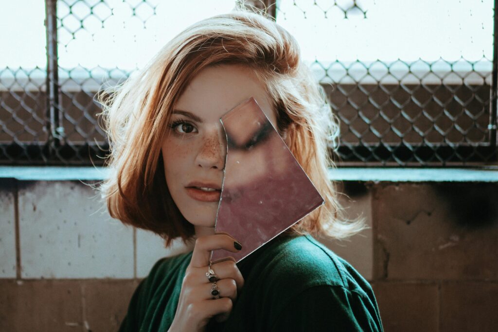 4 Types of Narcissism in Relationships: What’s a Covert Narcissist?