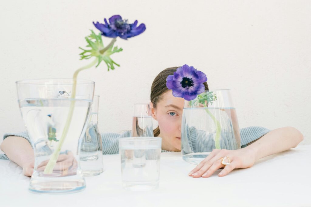 Think You Understand Women? These Dating Signs Say Otherwise
