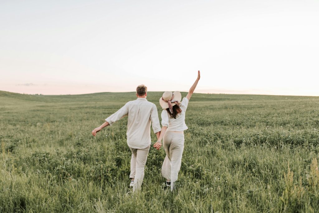 Love Affirmations: A 7-Day Manifestation Quotes Guide to Attract Your Soulmate