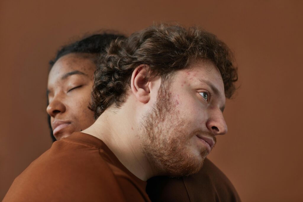 Anxious vs Avoidant Attachment: How to Break the Toxic Trap