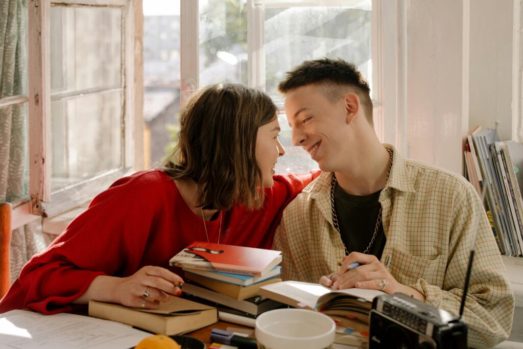 Emotionally Available Meaning: 9 Green Flags of a Secure Partner