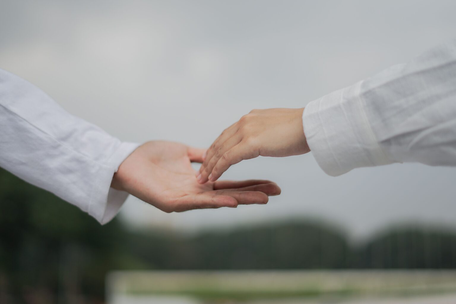 How to Deal With Negative People: 7 Energy-Saving Boundaries