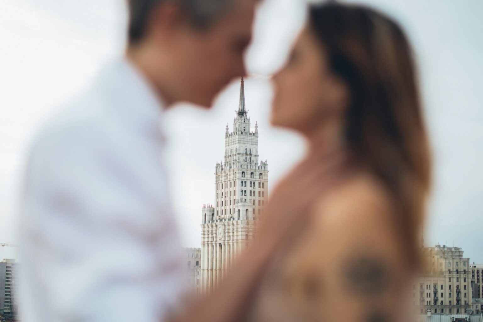 How to Read Body Language: 13 Silent Signs of Attraction
