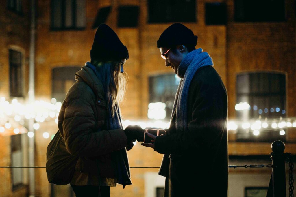 How to Talk to Girls: 21 Ways to Start & Keep Her Engaged