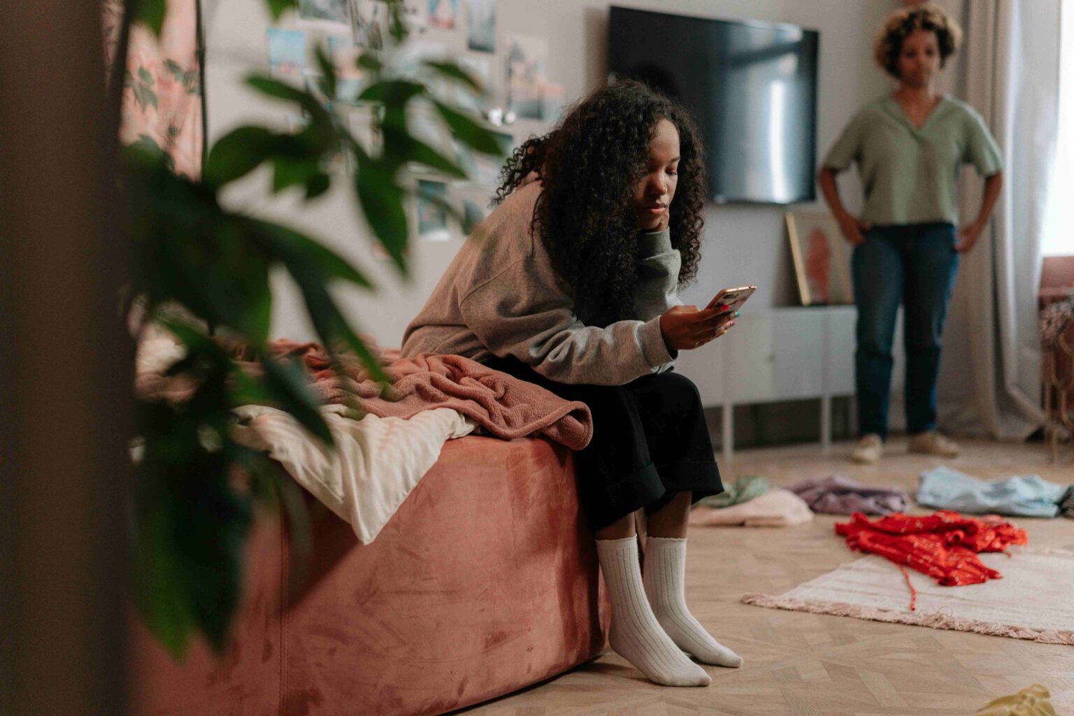 “I Hate My Mom”: 11 Reasons You Feel This Way And It’s OK