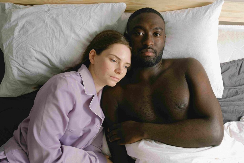 Intimacy Issues: 11 Signs & How Couples Can Heal Together