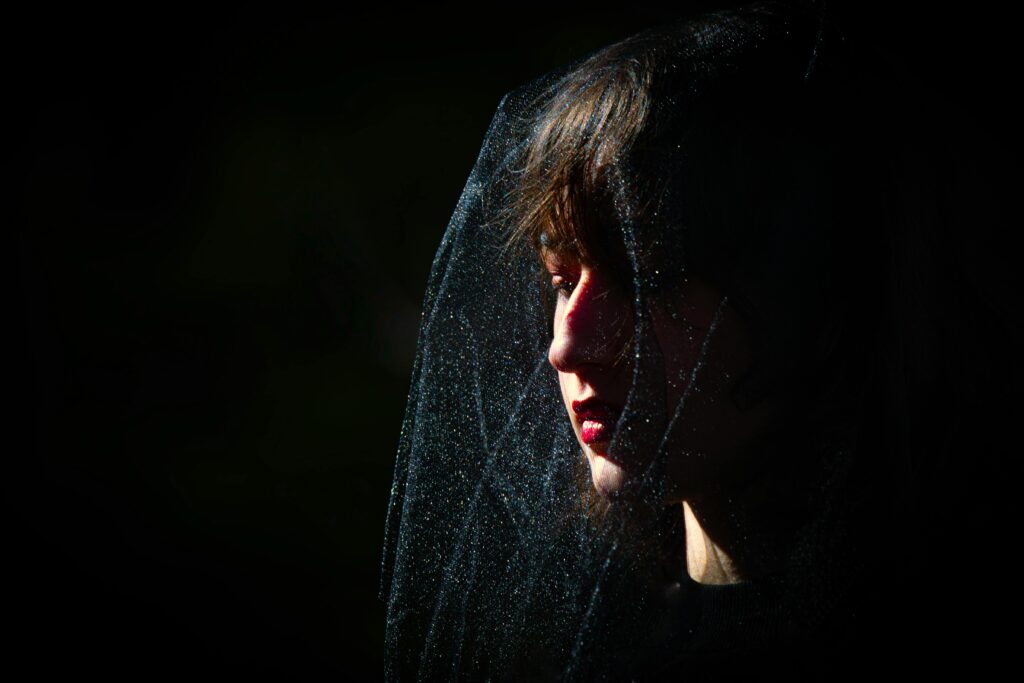 Overt Narcissist: 13 Red Flags of Dating a Manipulator