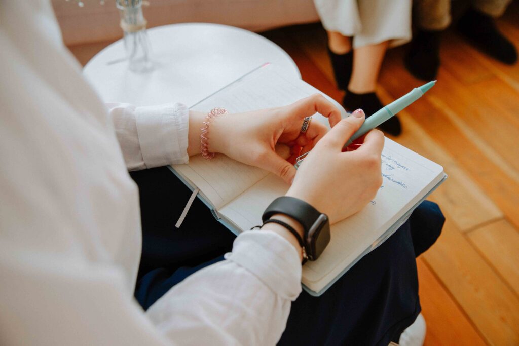 Psychologist vs Therapist: Don’t Book the Wrong Expert