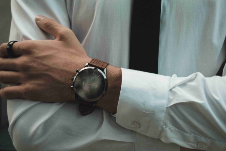 15 Red Flags in Men: Early Signs That Never Change