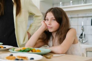 What Are Mommy Issues? Psychology, Signs & How to Heal