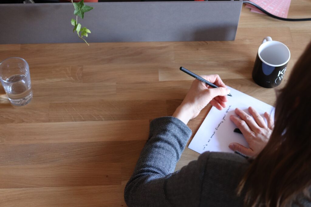 Words of Encouragement for Women: 101 Comforting Phrases for Heavy Days